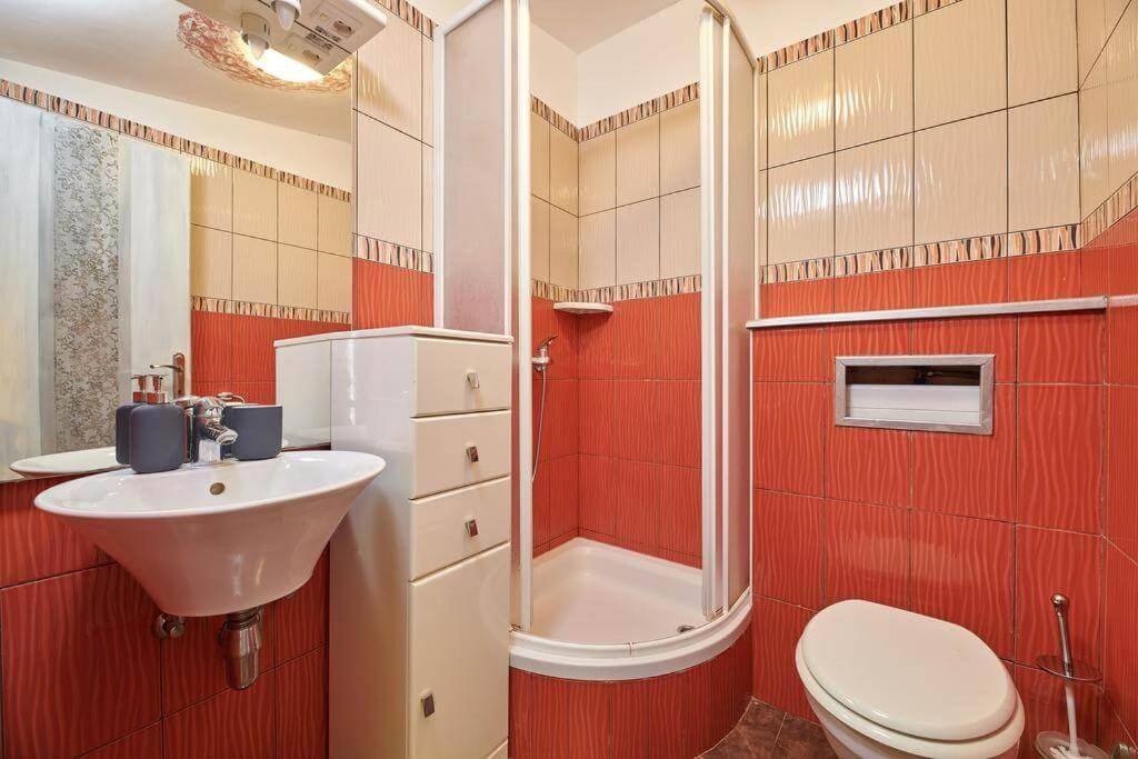 Rooms Konoba Pjero บูเย ภายนอก รูปภาพ